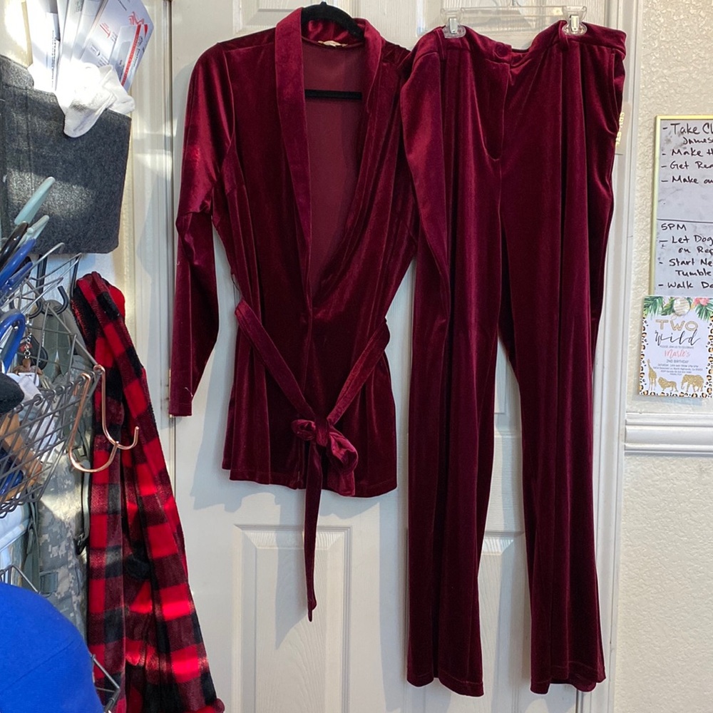 FTF RED VELVET PANT SUIT
